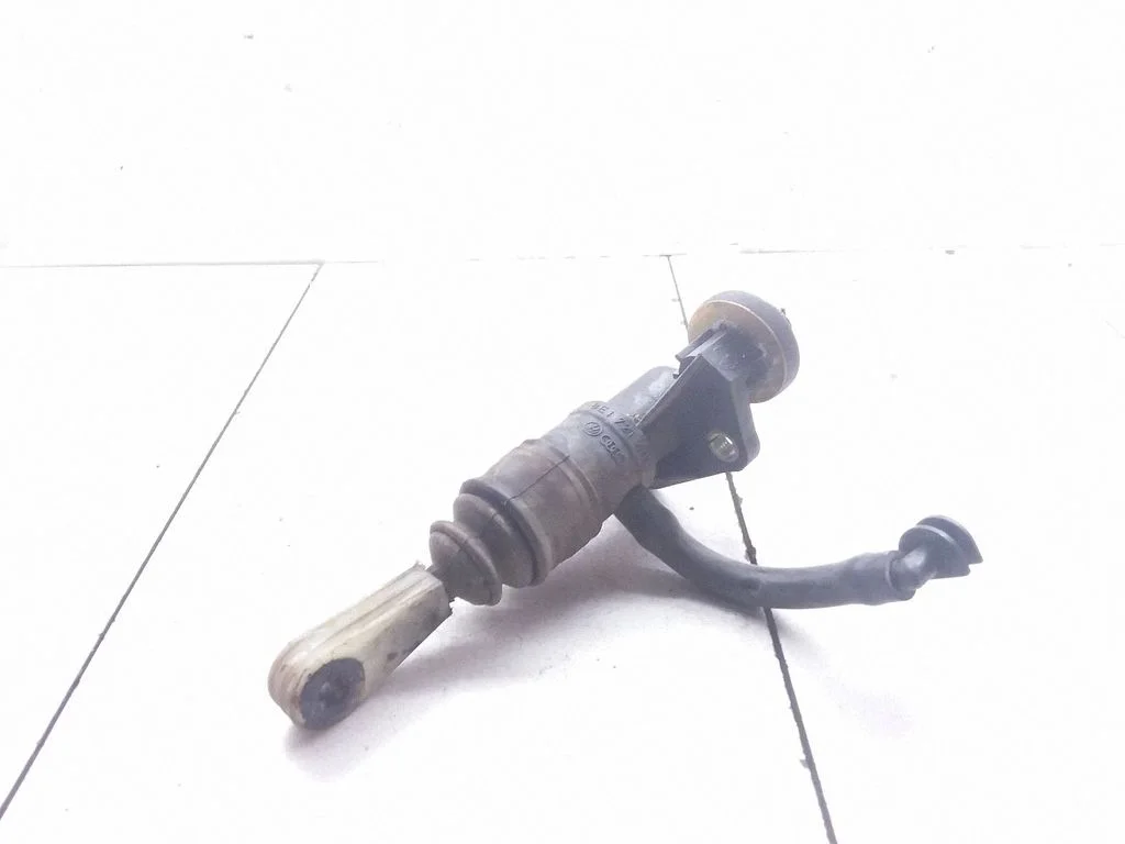 Clutch master cylinder 8E1721401
