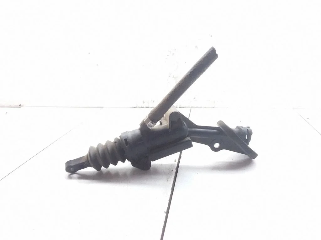 Pompa sprzęgła BK217A543CC