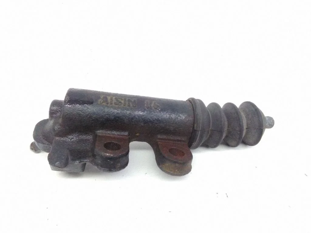 Clutch slave cylinder – Toyota Matrix (E130) (2001-2008)