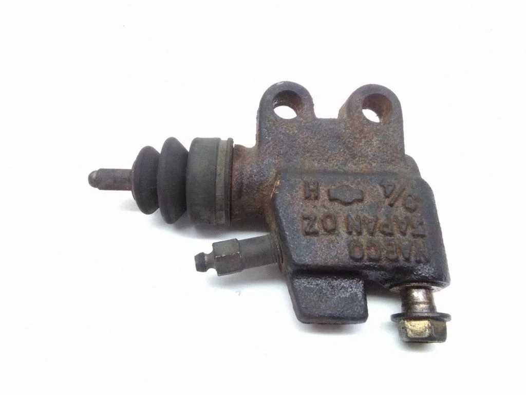 Clutch slave cylinder – Nissan Almera N16 (2000-2010)