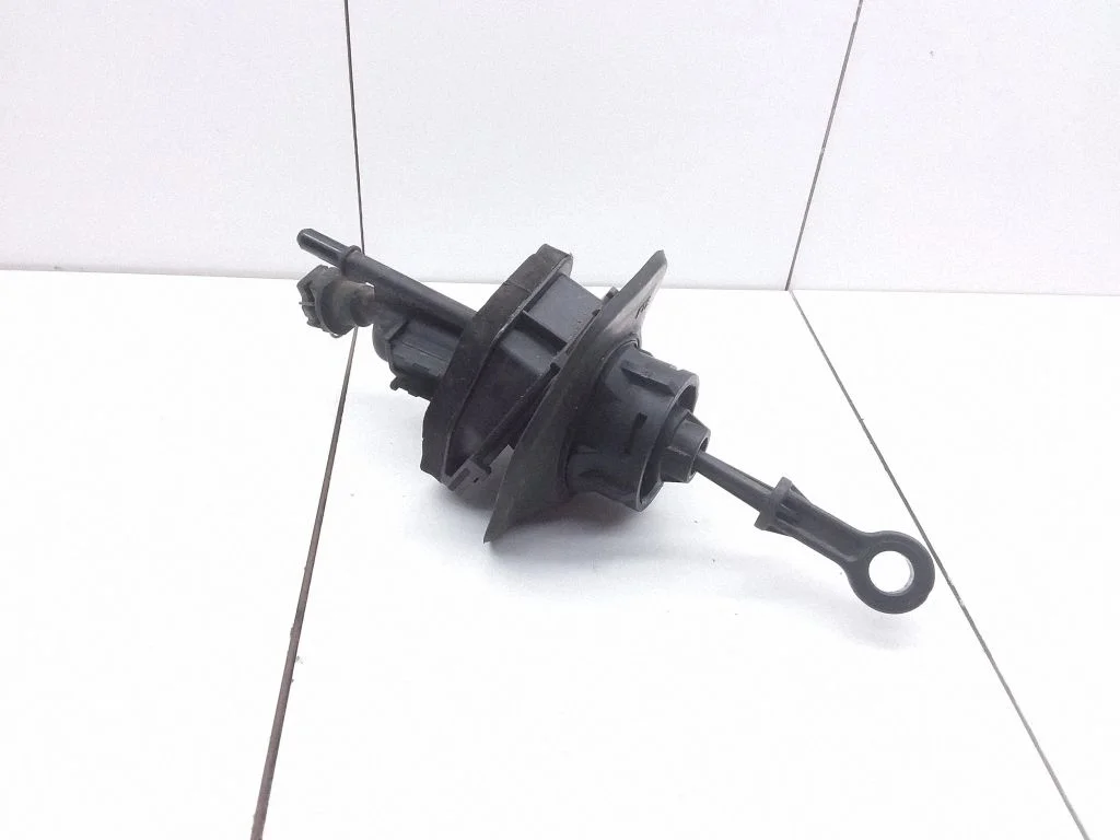 Clutch master cylinder – Ford Mondeo MK IV (2007-2014)