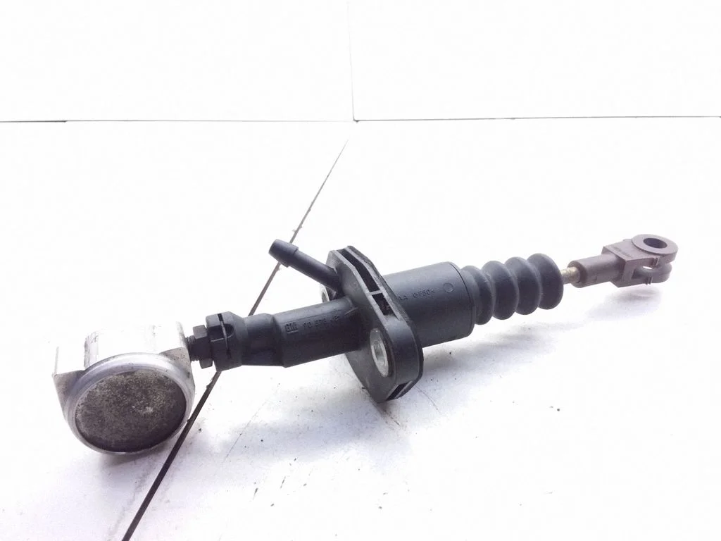 Clutch master cylinder 90578481