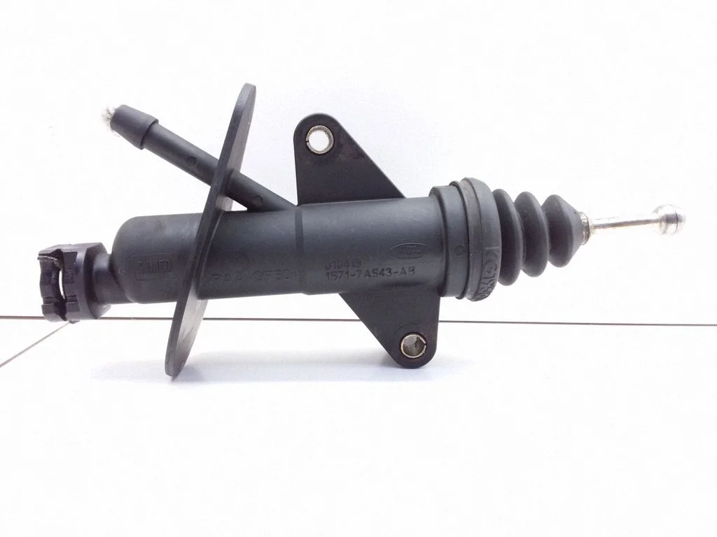 Clutch master cylinder – Ford Mondeo Mk III (2000-2007)
