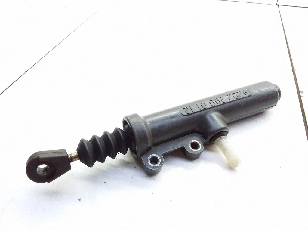 Clutch master cylinder 2022900112