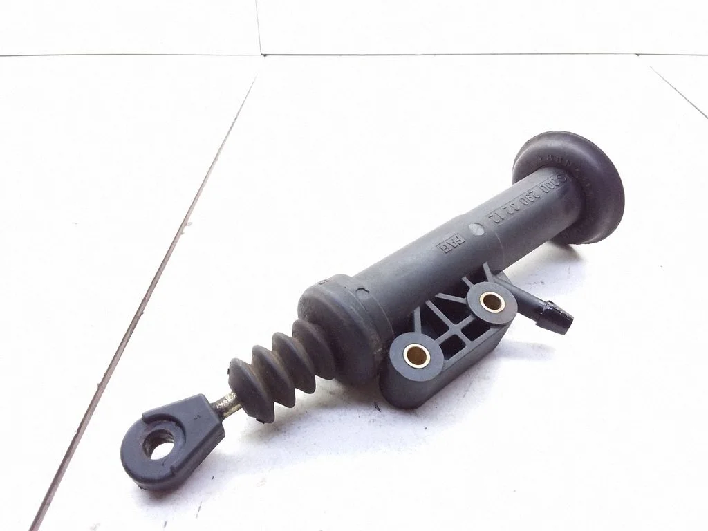 Clutch master cylinder 0002903212