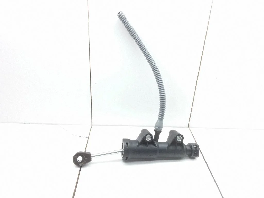 Clutch master cylinder A6392900112