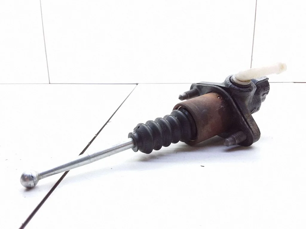 Clutch master cylinder 0333030038