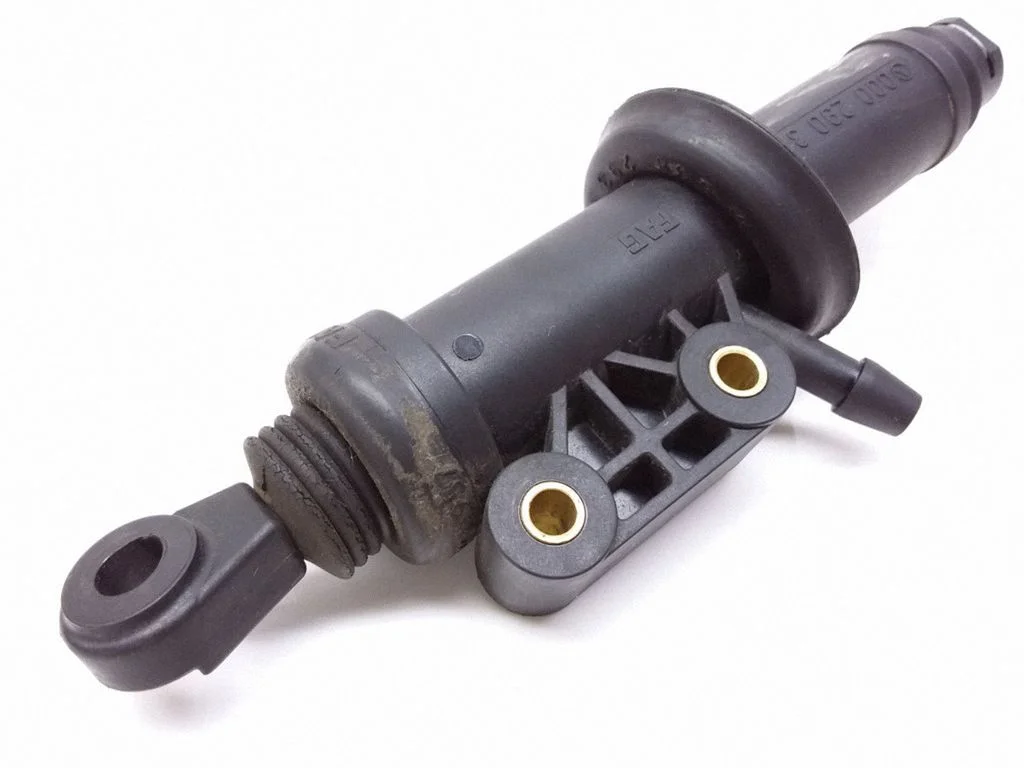 Clutch master cylinder 00029032