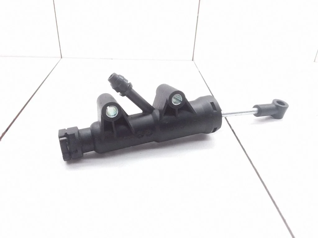Clutch master cylinder A9062900212