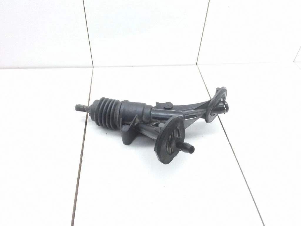 Clutch master cylinder 6C117A543AD