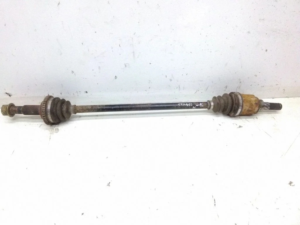 Tagumine pooltelg – Nissan X-Trail T30 (2001-2007)