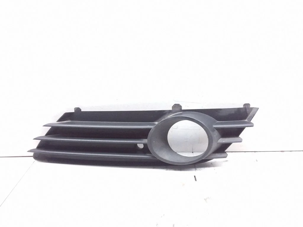 Apakšējās restes (trīs daļu) – Opel Astra H (2004-2012)