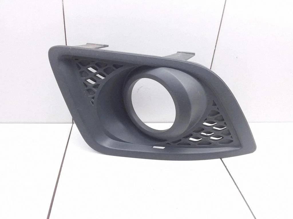 Front bumper lower grill 6S6119952BCW
