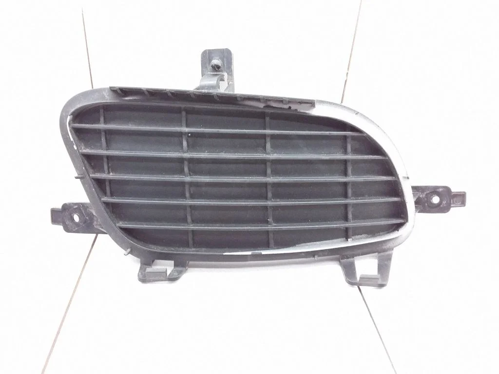 Apakšējās restes (trīs daļu) – Mercedes-Benz A klase W169 (2004-2012)