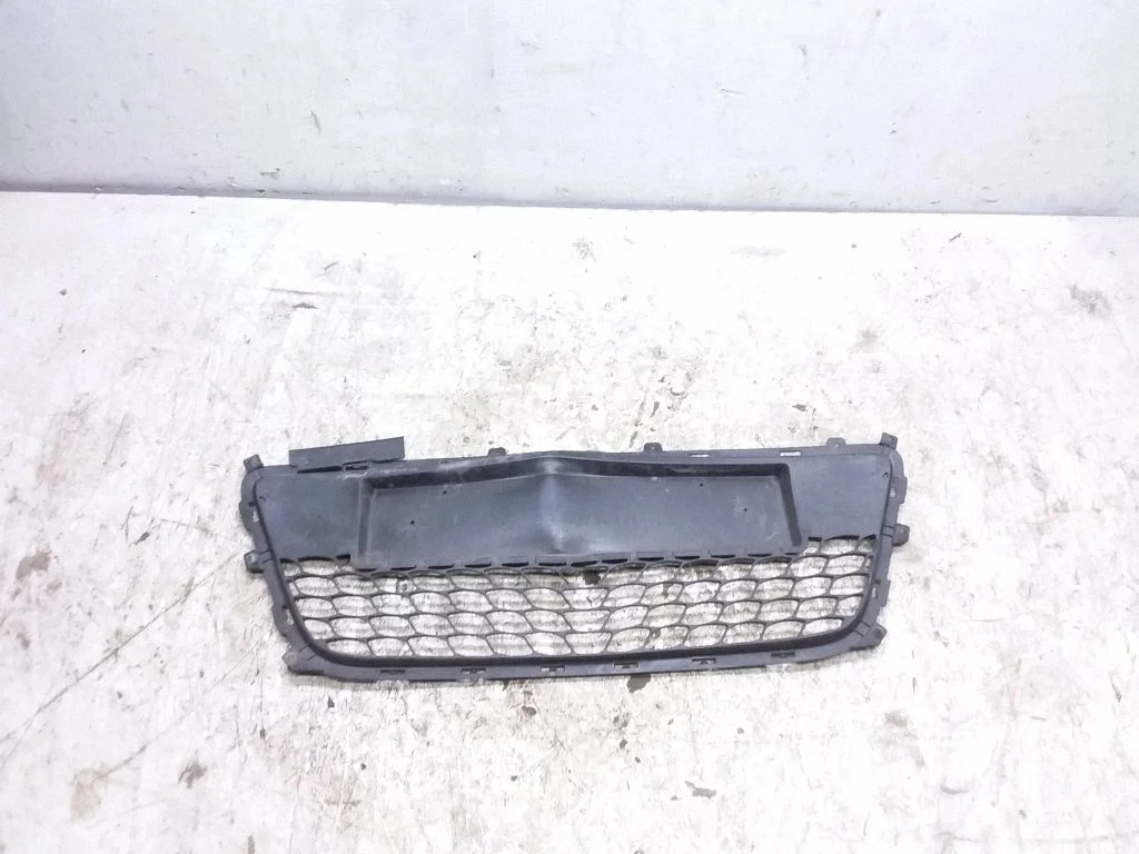 Esistange alumine võre (kolmeosaline) – Hyundai i30 (2007-2012)