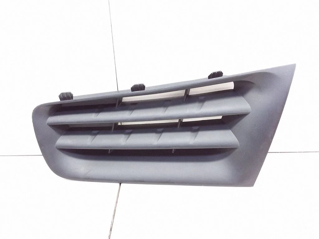 Apakšējās restes (trīs daļu) – Renault Megane II (2002-2005)