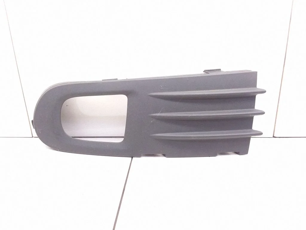 Front bumper lower grill – Volvo V50 (2004-2007)