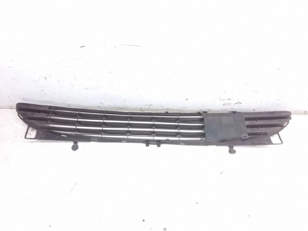 Apakšējās restes (trīs daļu) – Peugeot 307 (2001-2005)