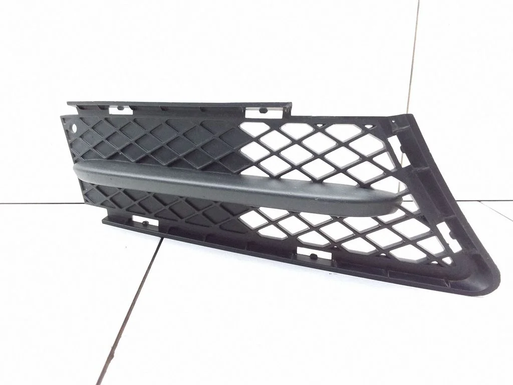 Front bumper lower grill 51117154552