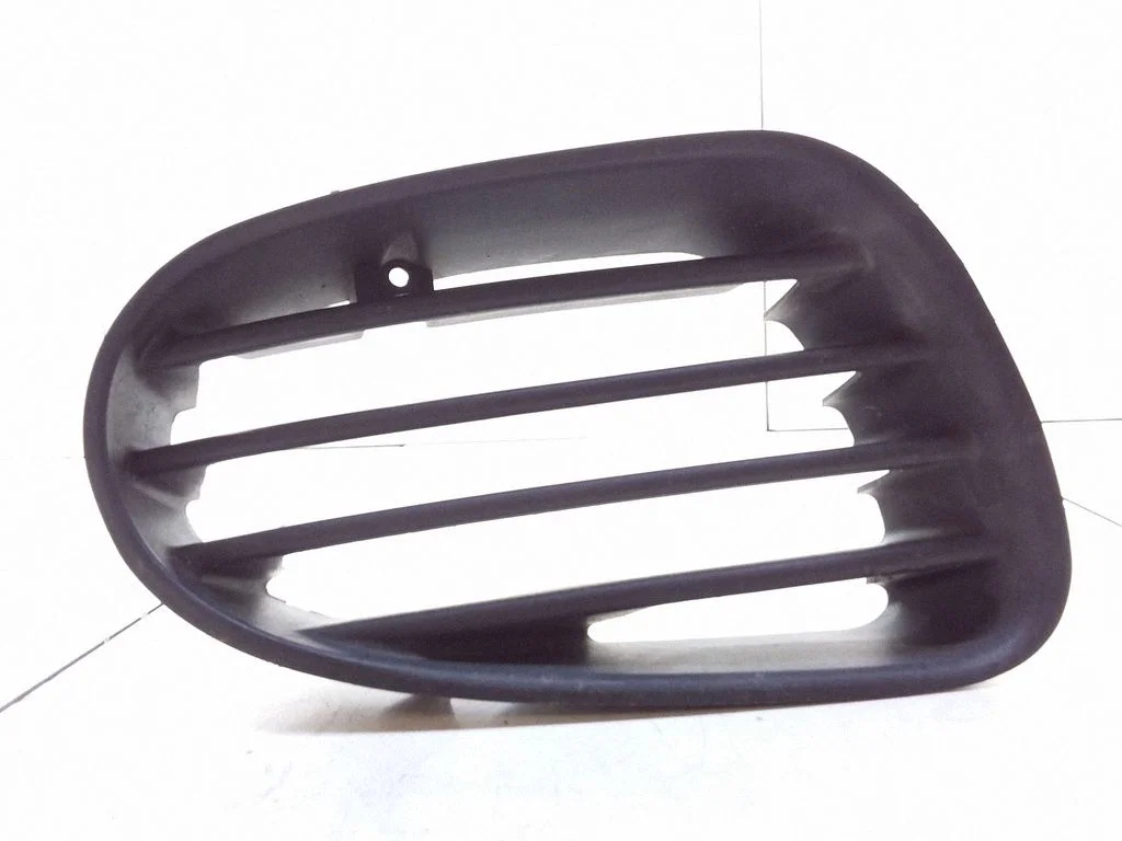 Kratka dolna zderzaka MR153415