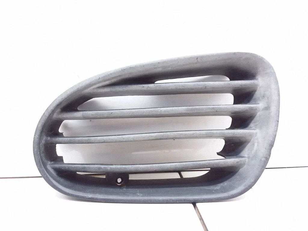 Kratka dolna zderzaka MR153415