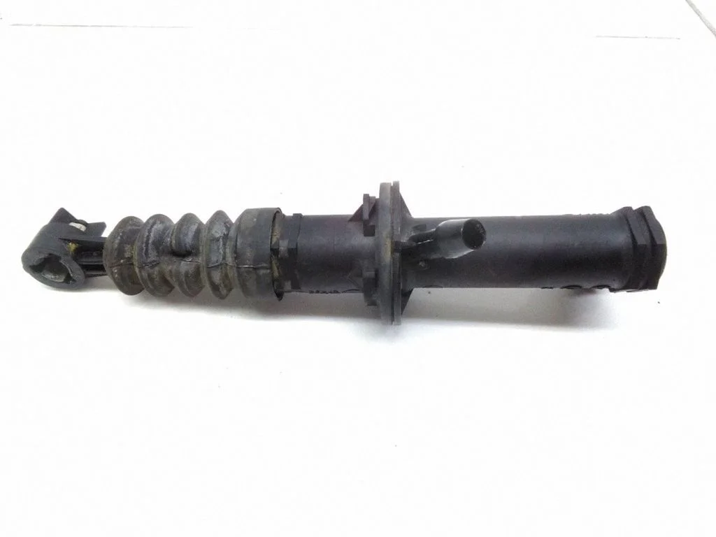 Clutch master cylinder 8200436137C