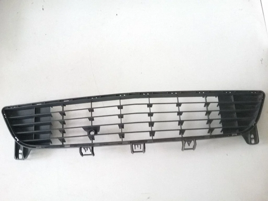 Front bumper lower grill 13193495