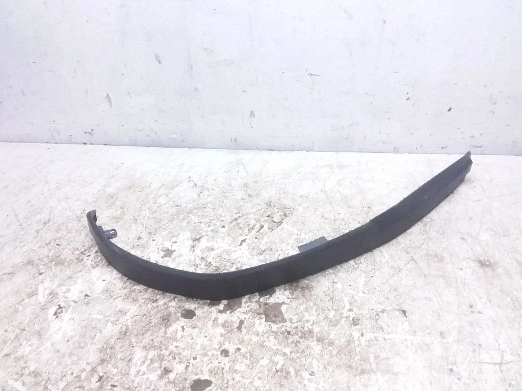 Front bumper lip 13121998