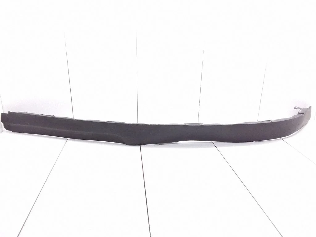 Front bumper lip 375768702