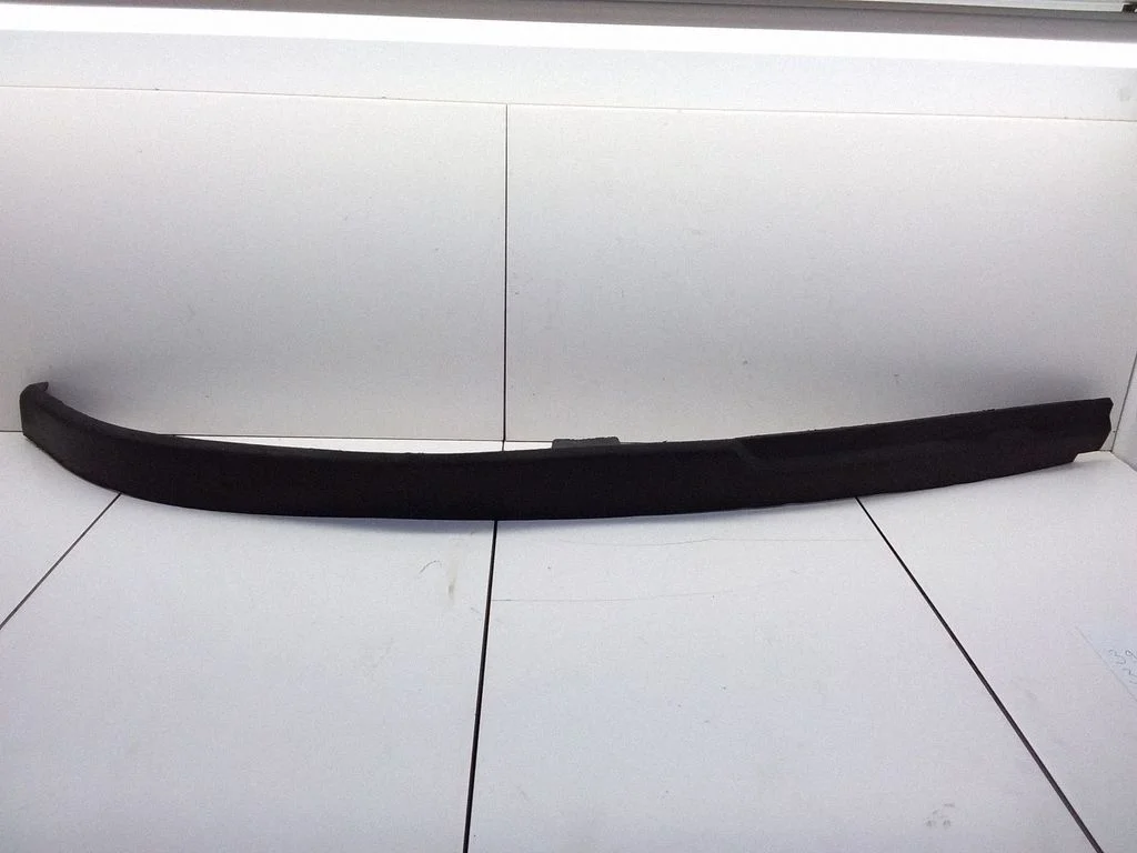 Esistange alumine osa (huul) – Opel Astra H (2004-2012)