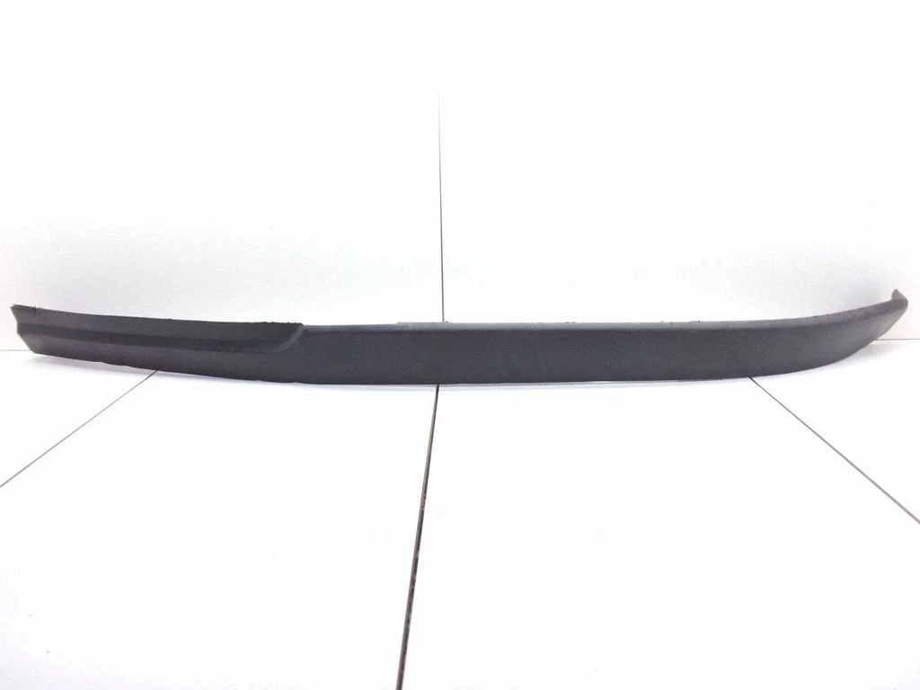 Esistange alumine osa (huul) – Opel Astra H (2004-2012)