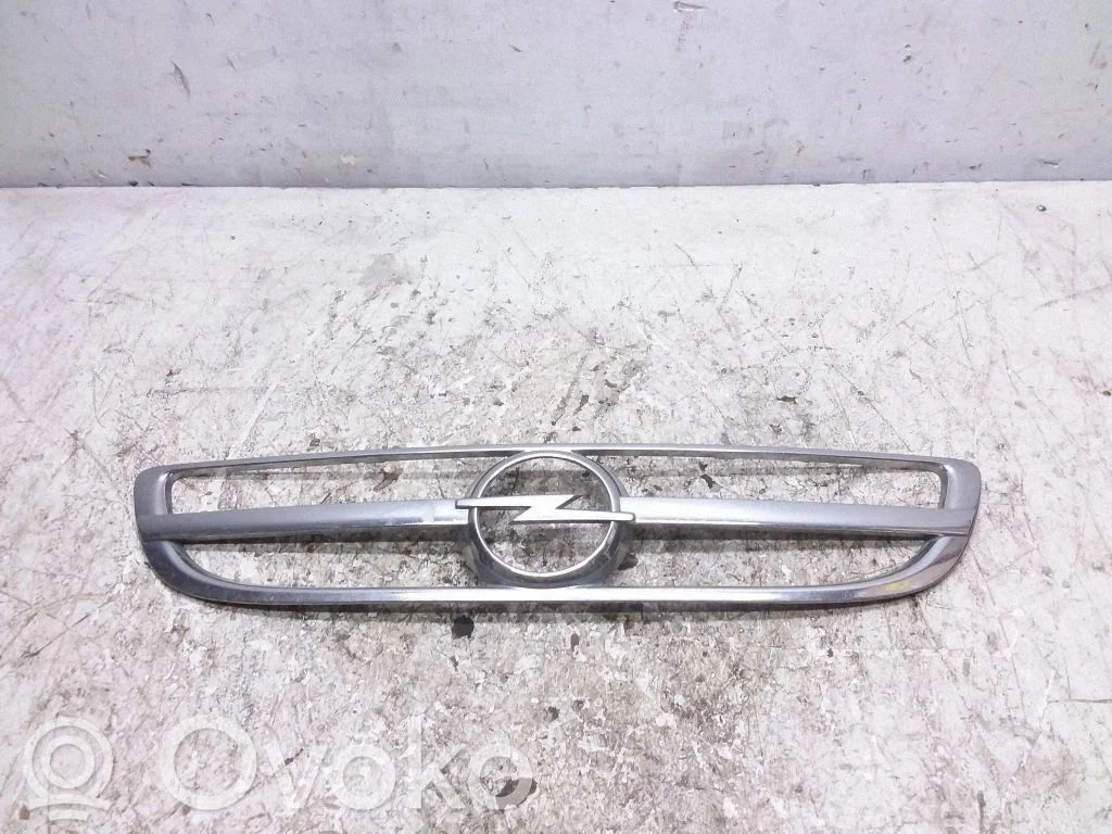 Front bumper upper radiator grill – Opel Zafira A (1999-2005)