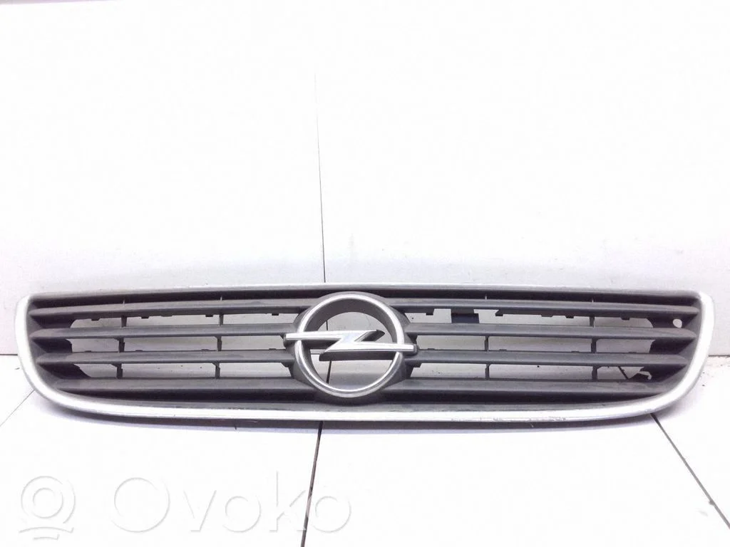 Front bumper upper radiator grill – Opel Zafira A (1999-2005)