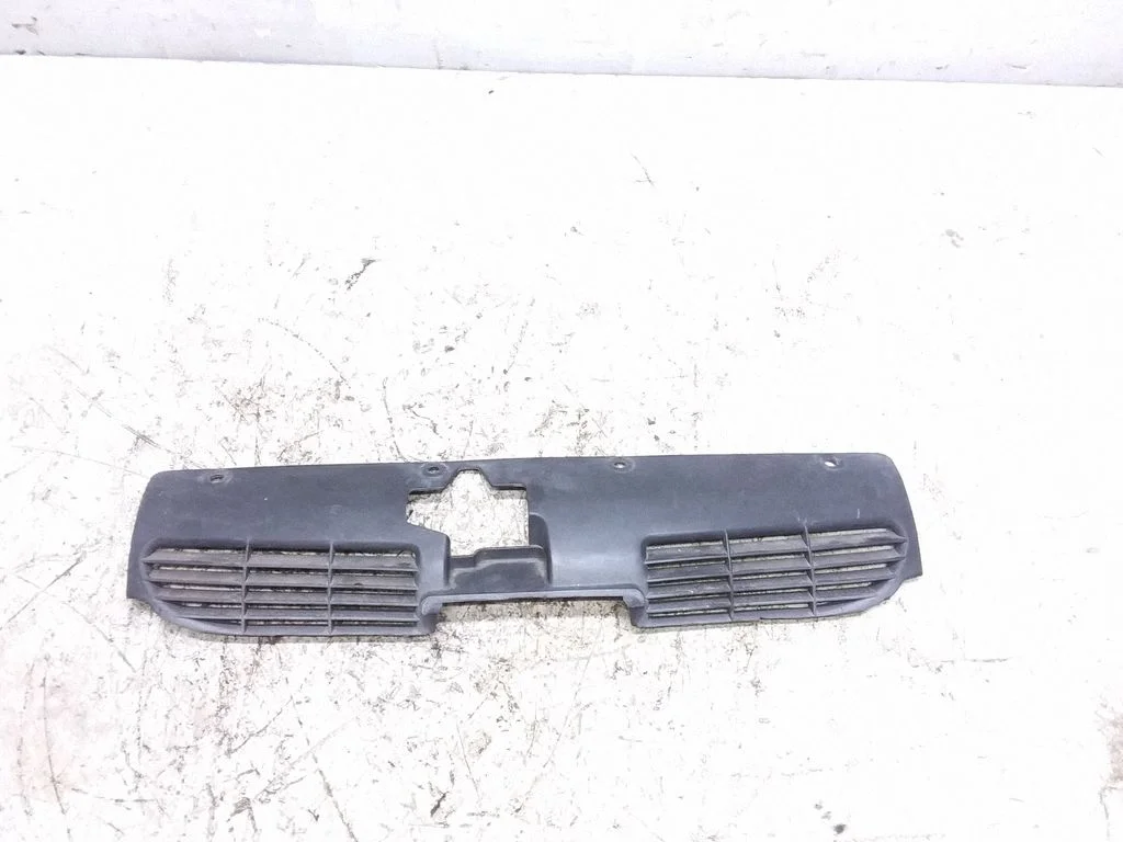 Front bumper upper radiator grill