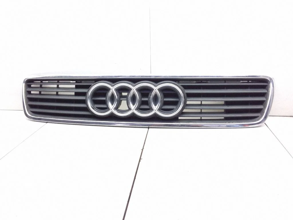 Esistange ülemine radiaatorivõre – Audi A4 S4 B5 8D (1999-2000)
