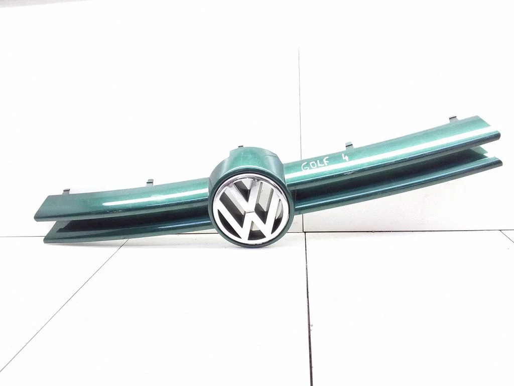 Front bumper upper radiator grill – Volkswagen Golf III (1992-1997)