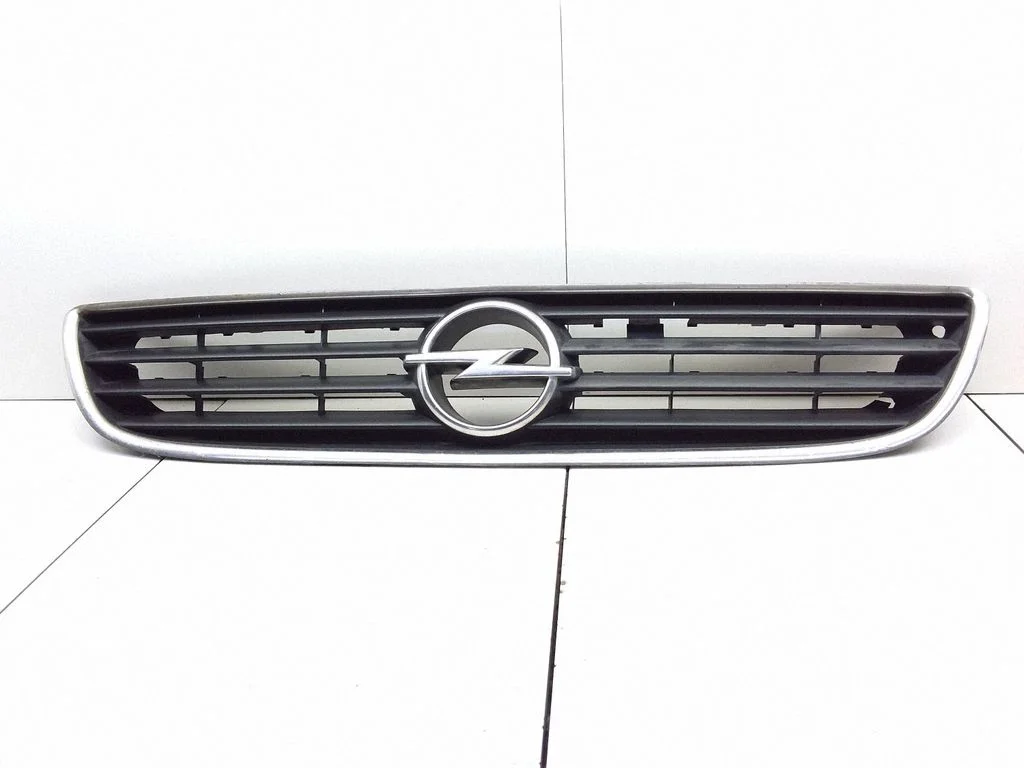 Front bumper upper radiator grill – Opel Zafira A (1999-2005)