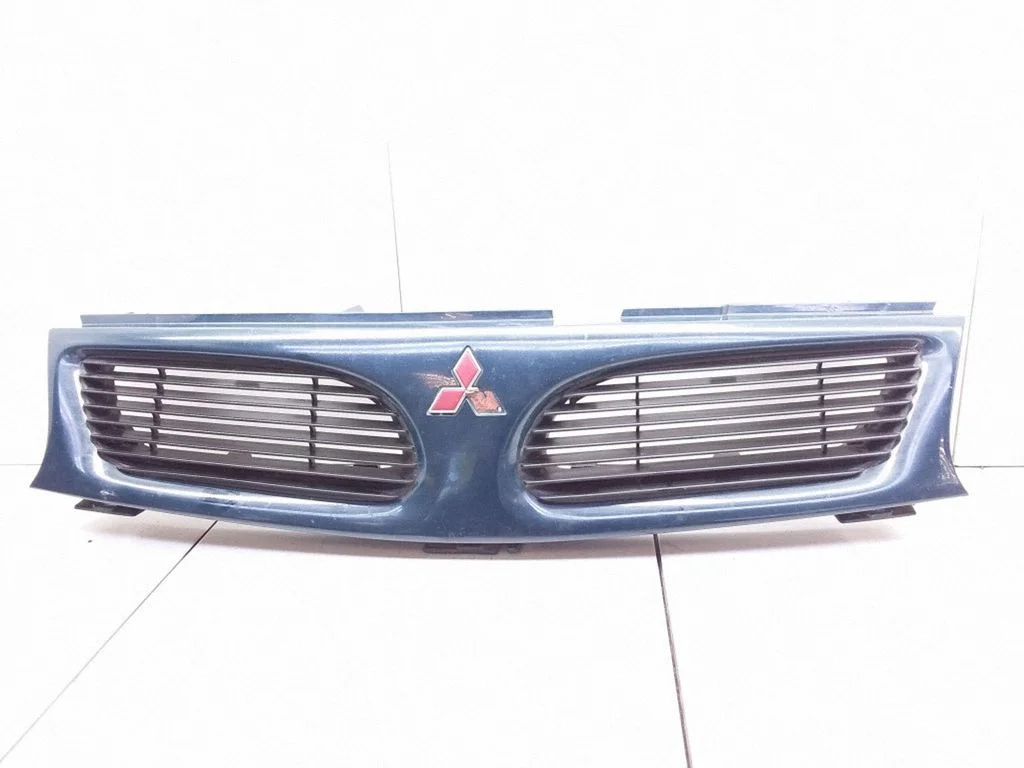 Atrapa górna (grill) MB944763