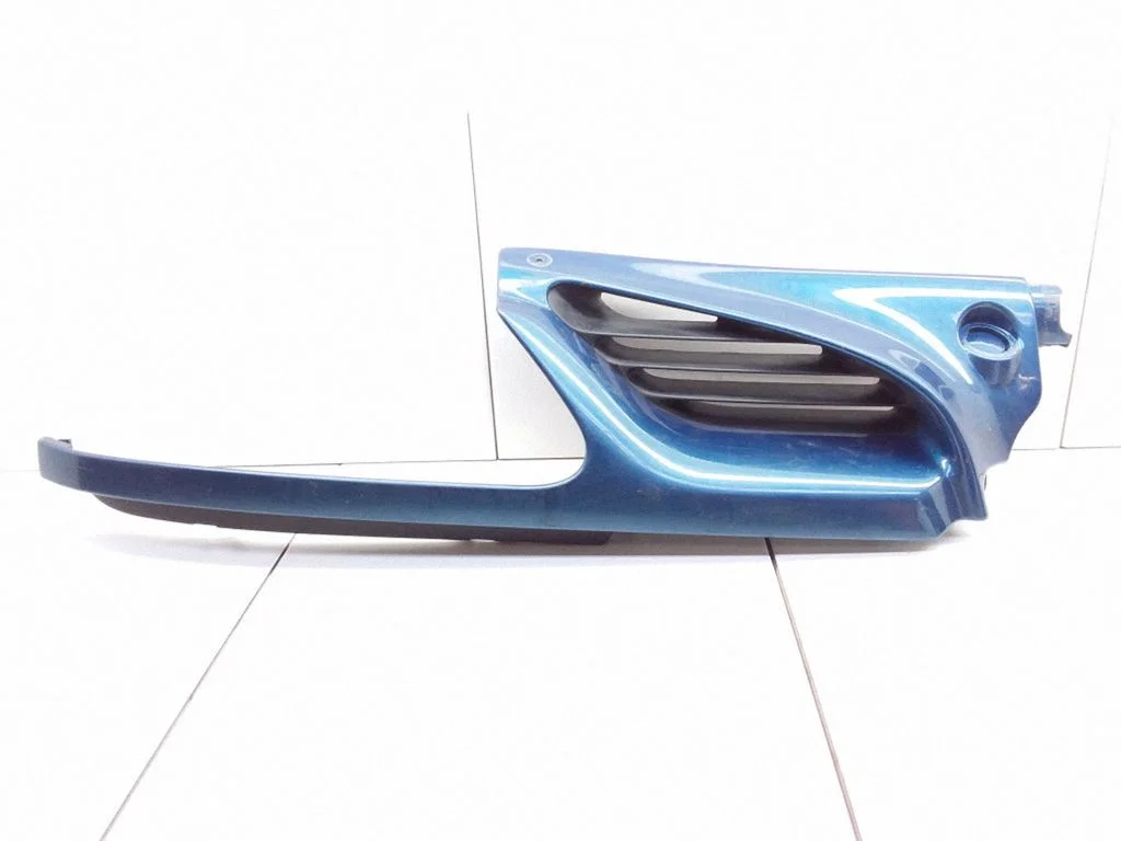 Esistange ülemine radiaatorivõre – Renault Scenic I (1996-2003)