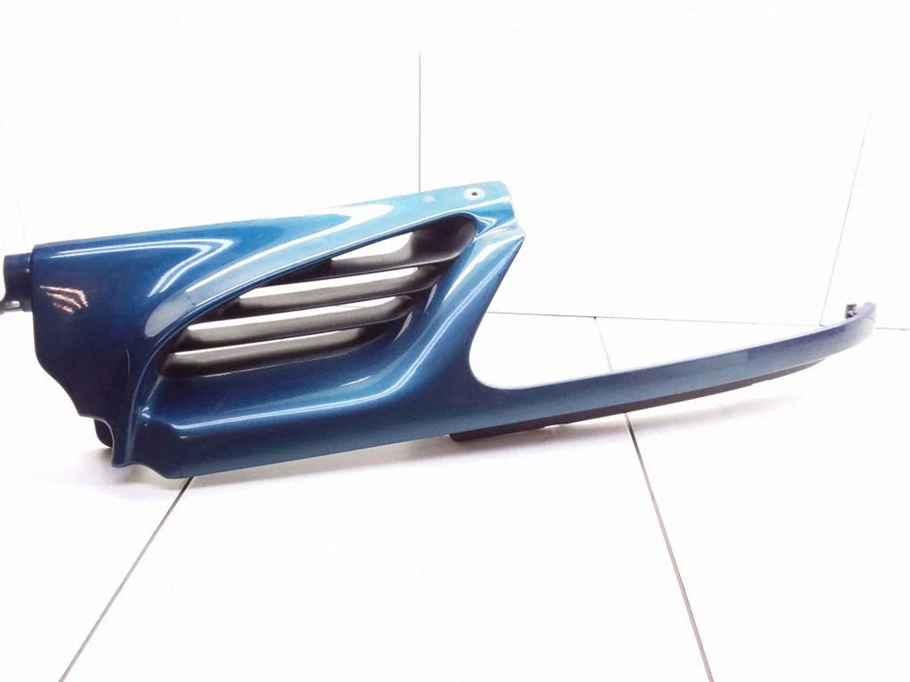 Esistange ülemine radiaatorivõre – Renault Scenic I (1996-2003)