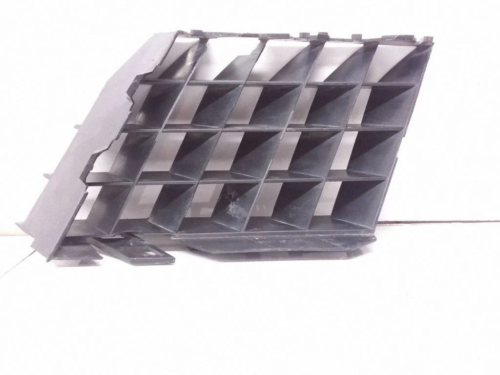 Front bumper upper radiator grill – front right