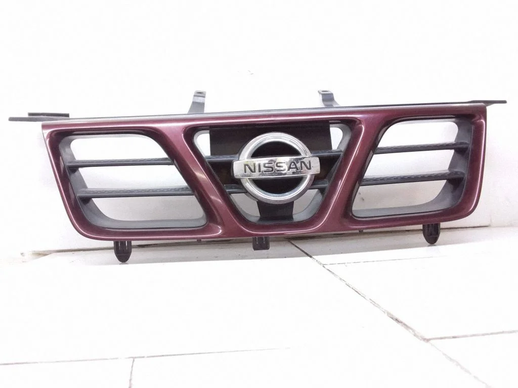 Front bumper upper radiator grill – Nissan X-Trail T30 (2001-2007)