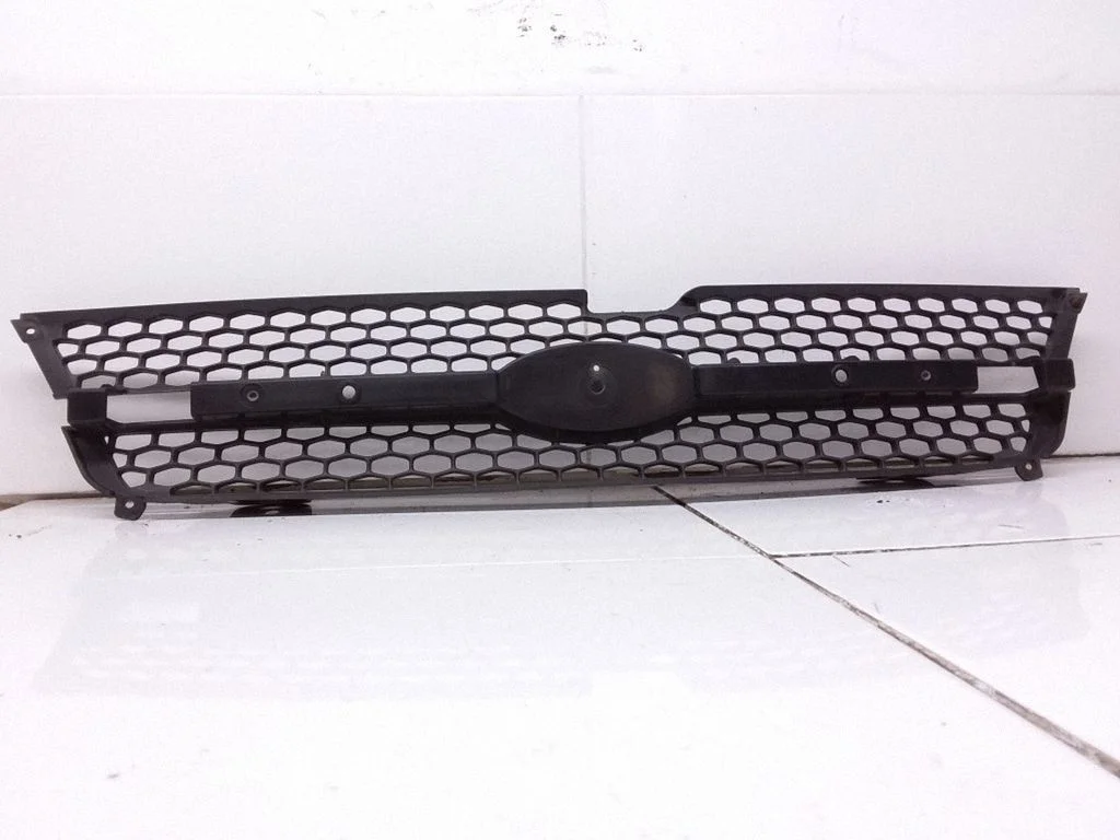 Front bumper upper radiator grill 863651C000