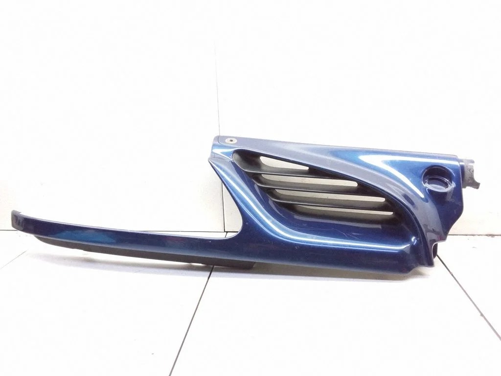 Esistange ülemine radiaatorivõre – Renault Scenic I (1996-2003)