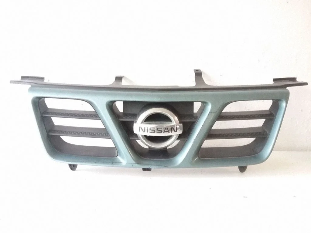 Front bumper upper radiator grill – Nissan X-Trail T30 (2001-2007)