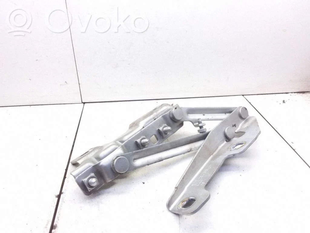 Engine bonnet/hood hinges – Opel Insignia A (2008-2017)