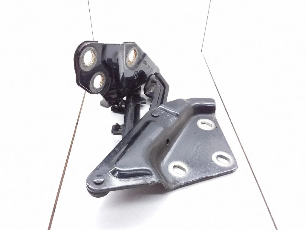 Mootorikapoti hinged 7L6823302
