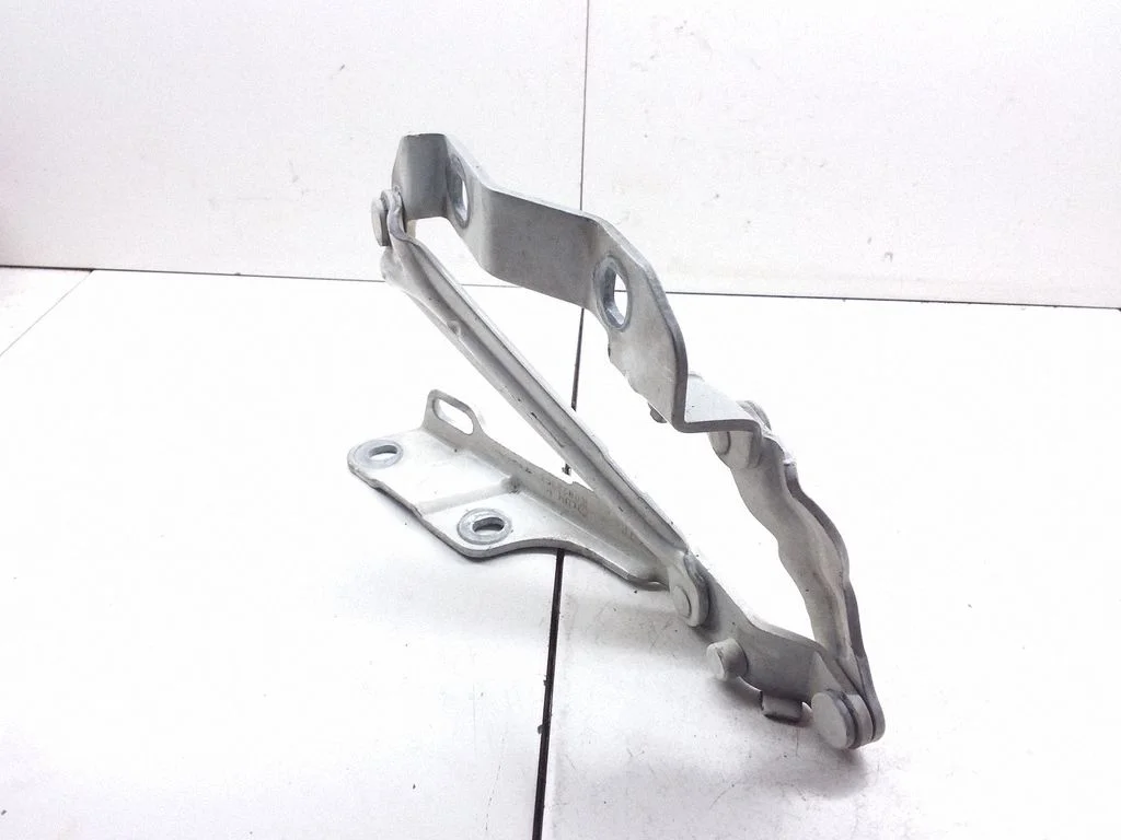 Engine bonnet/hood hinges 1C0823301