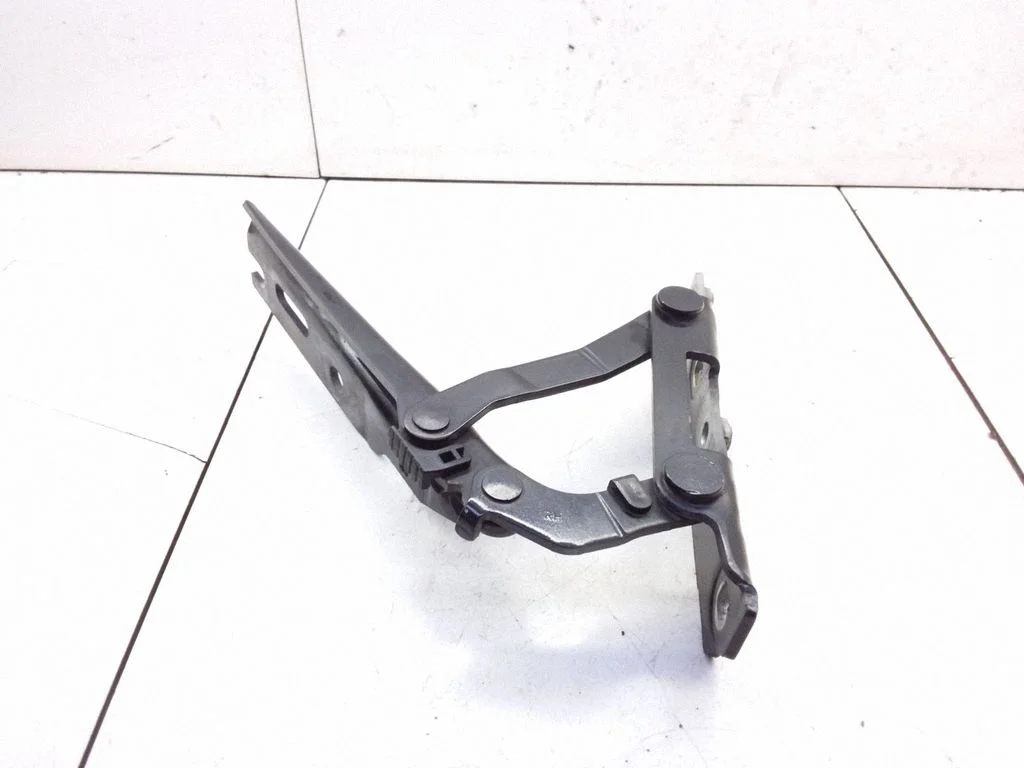 Engine bonnet/hood hinges – Saab 9-3 Ver2 (2008-2016)