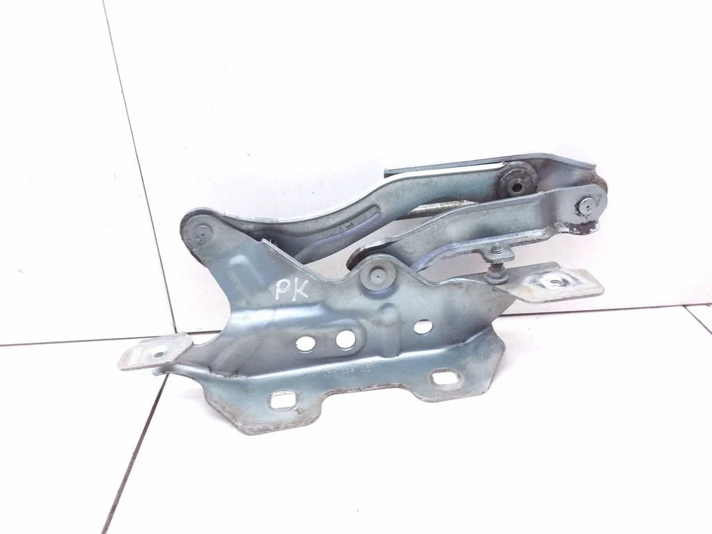 Engine bonnet/hood hinges – Mercedes-Benz A-Class W169 (2004-2012)